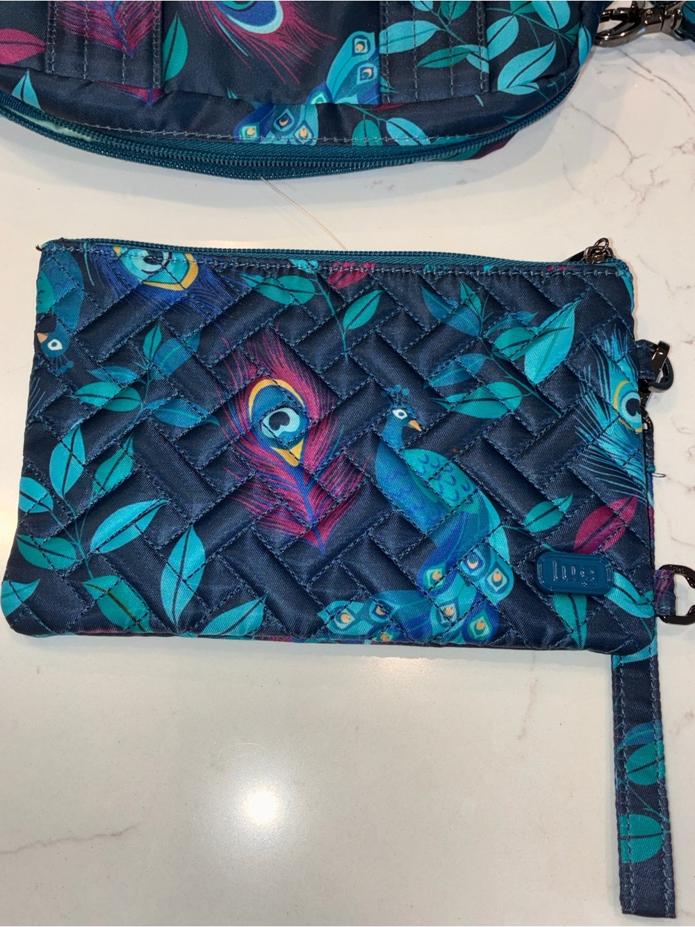 Lug Switch Convertible RFID Crossbody Bag & Matching Pouch Discontinued Peacock - Picture 5 of 6